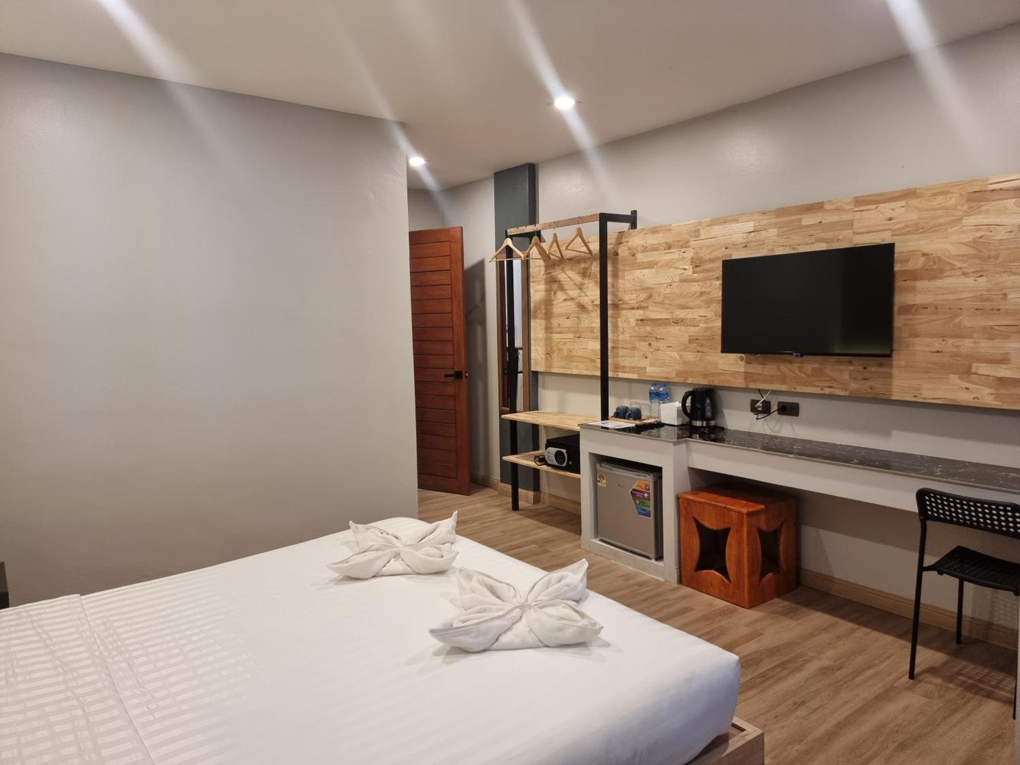 Diva Boutique Hotel Patong Exteriör bild