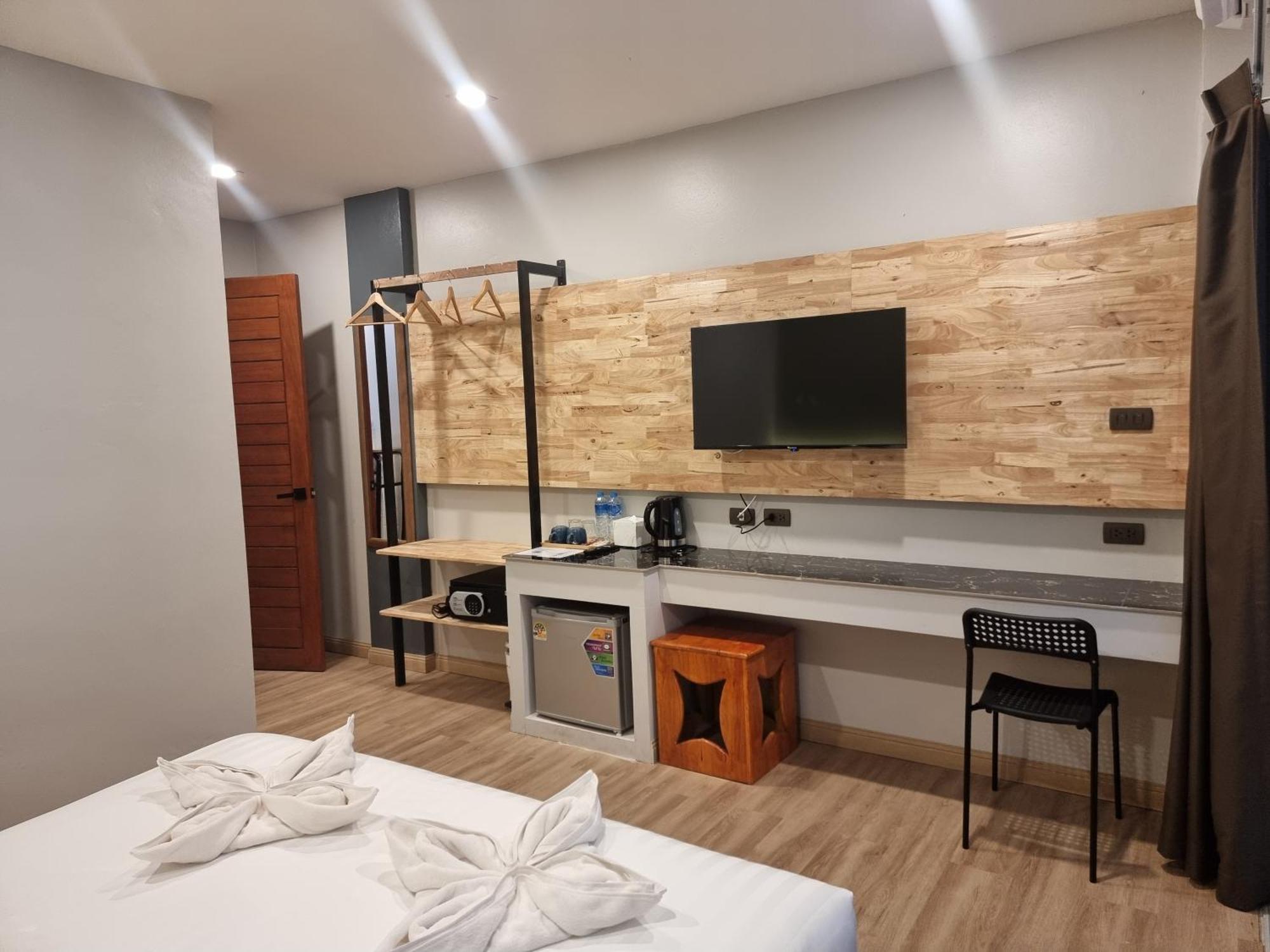 Diva Boutique Hotel Patong Exteriör bild